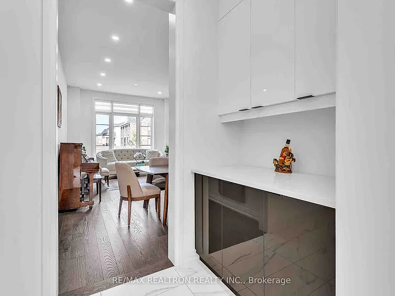 32 Bellflower Cres — Photo 15