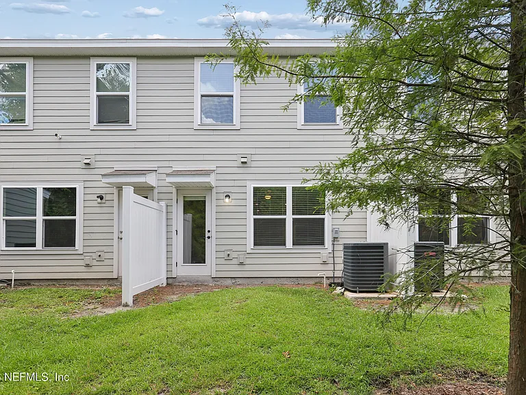 5988 Creekside Crossing Dr — Photo 26