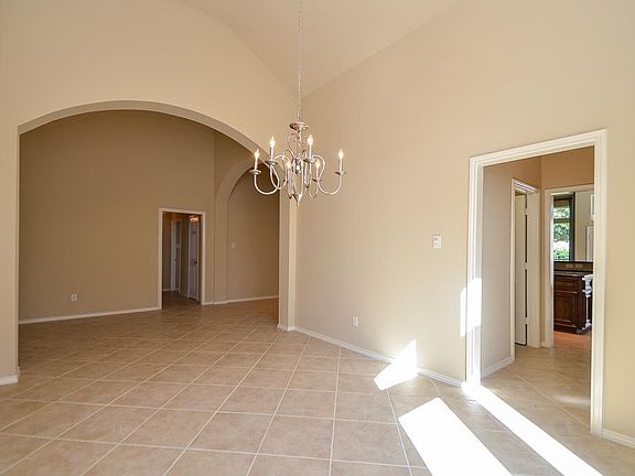 5th image of 2301 Seabreeze Ln