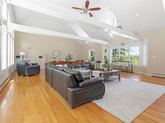 4th image of 127 Hooksett Road