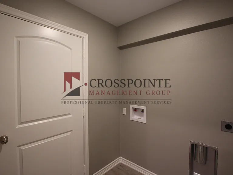 Beautiful 3 Bedroom 2 Bathroom Townhouse In South Tyler! 1/2 Off First Full Months Rent! — Photo 21
