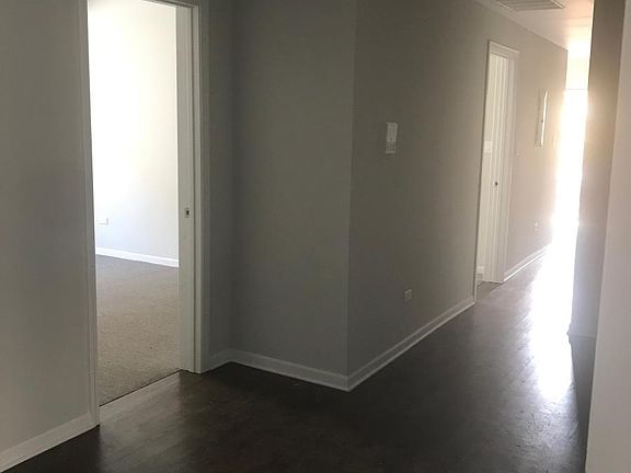 2nd image of 4610 S Lake Park Ave