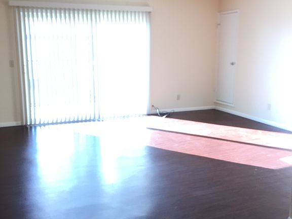 2nd image of 443 E St APT 2