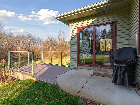 5th image of 7969 Strawberry Ln NE