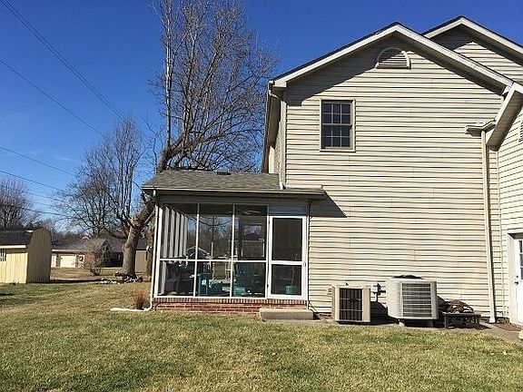 4th image of 623 Greenbriar Ct