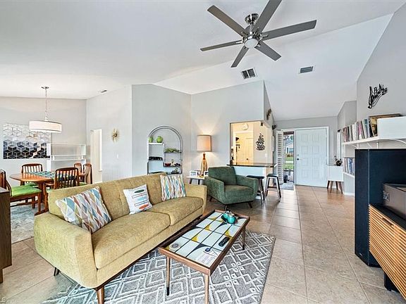 4th image of 10256 Sandy Hollow LN