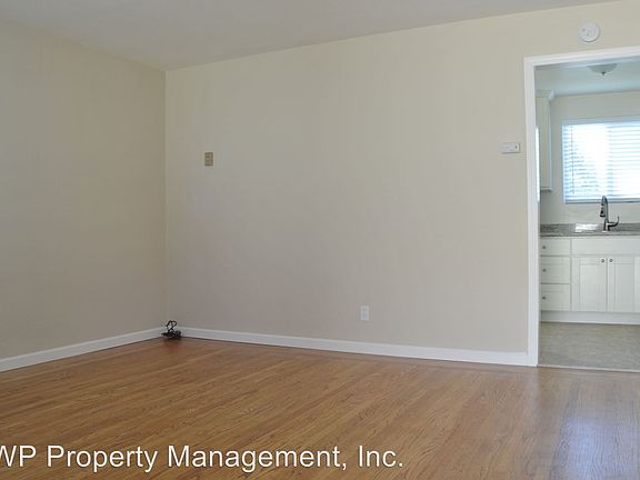 3rd image of 21623 Montgomery St