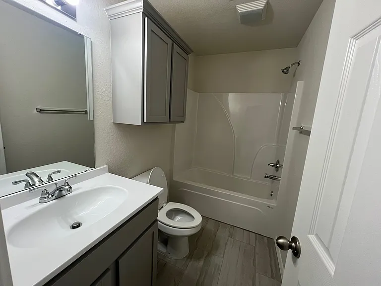 1816 W 23rd Ave — Photo 9