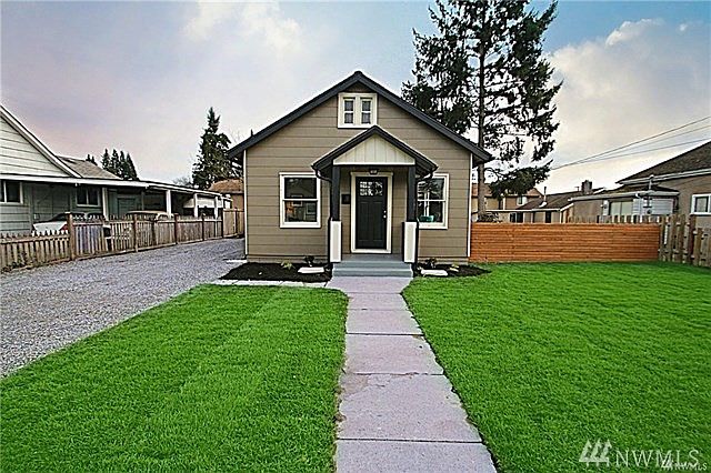 1st image of 302 4th Ave NE