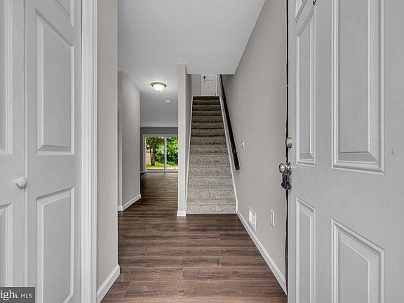3rd image of 315 Beach Plum Ct