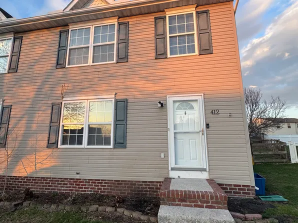 412 Debbi Ct, Hanover, PA 17331