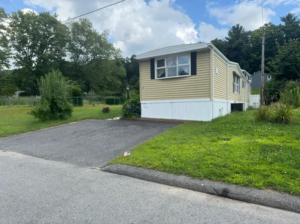 8 Hillpond Dr #54, Storrs Mansfield, CT 06268