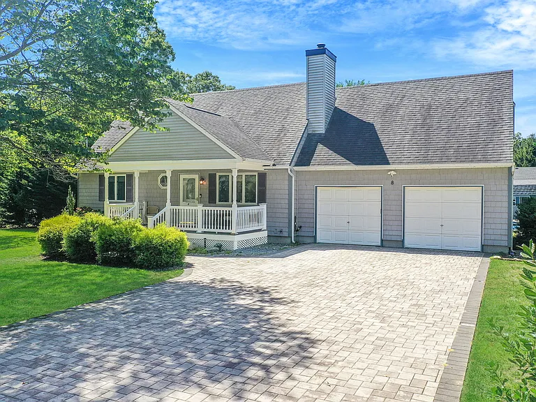 8 Paynes Ln — Photo 2