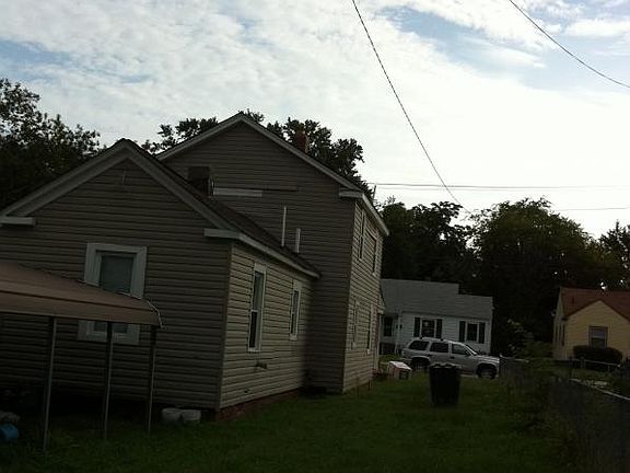 2nd image of 321 Pine Ave