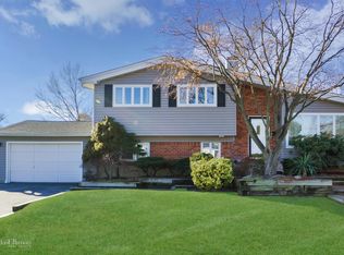 182 W 23rd St, Deer Park, NY 11729