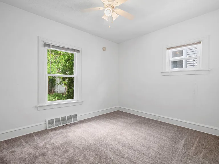 1600 Victoria Ave #DOWN — Photo 13