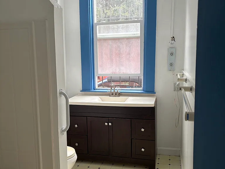 440 Holladay Ave — Photo 8