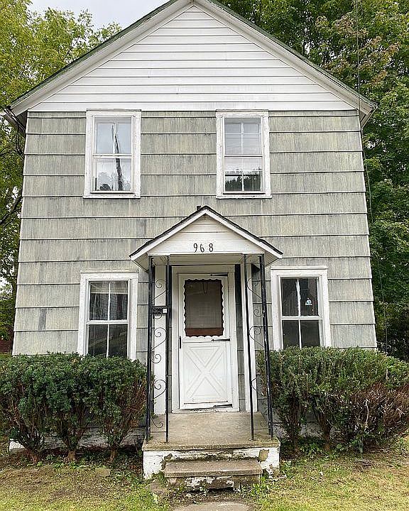 1st image of 968 E Clinton St