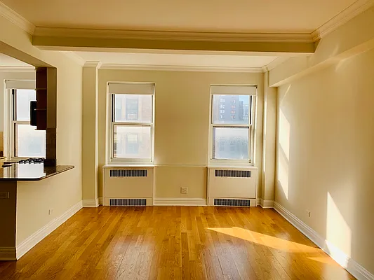Rented by Stonehenge NYC LLC | media 44
