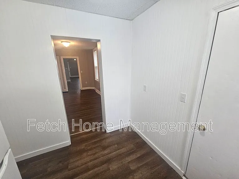 826 Wallace St — Photo 9
