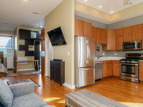 4th image of 4805 N Winthrop Ave #5