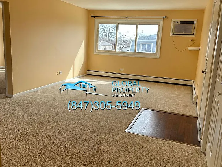 260 E Grand Ave — Photo 15