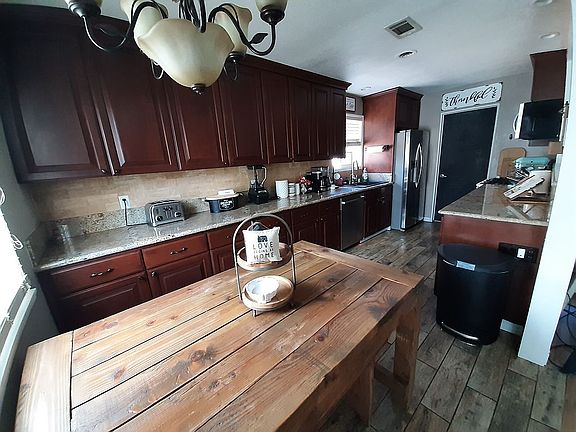 5th image of 3551 Ely Ave