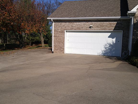 5th image of 3409 Eastwood Dr