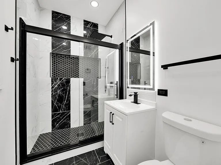 6607 S Oakley Ave #1 — Photo 6