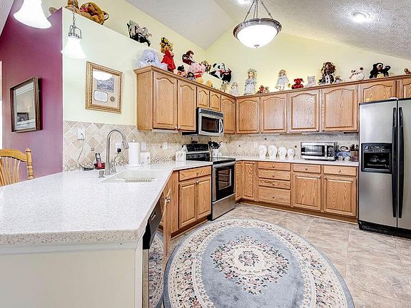 3rd image of 683 Albion Pl