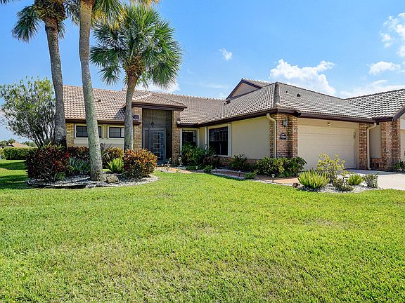 3rd image of 7350 Le Chalet Blvd Boulevard