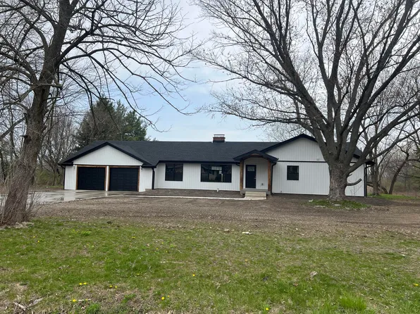 8204 Oklahoma Ct, Merrillville, IN 46410