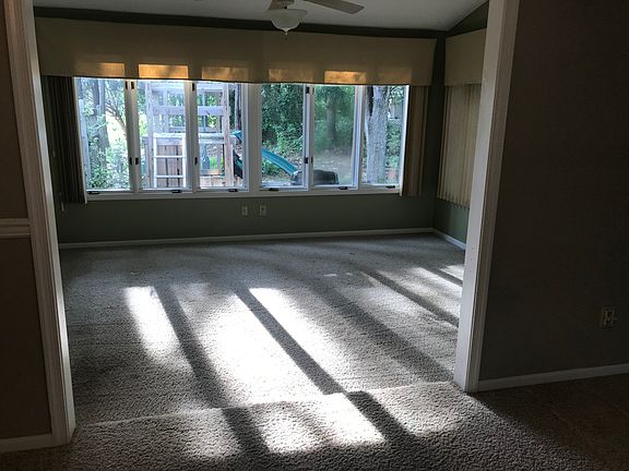 3rd image of 112 Esplanade Pl