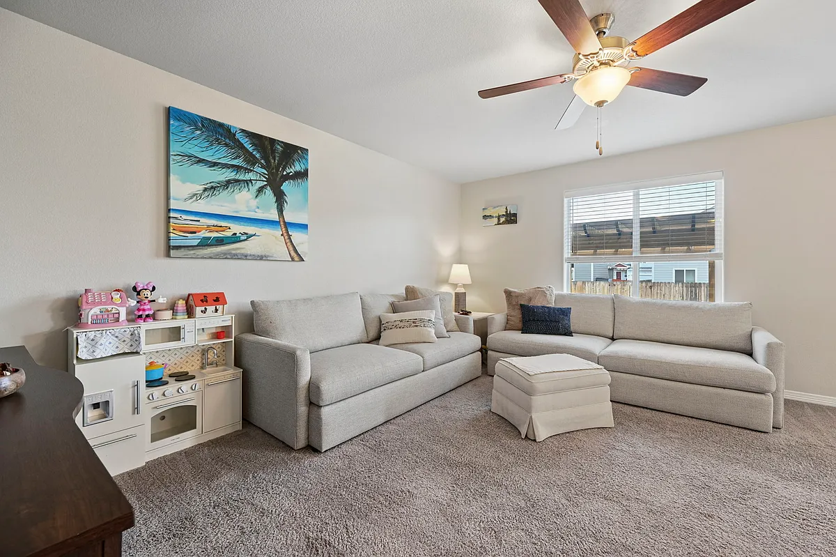 Building Photo - 6437 Vedder Dr