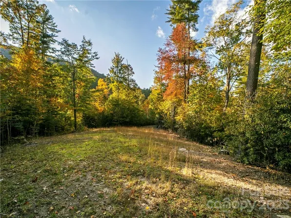 93 Peppervine Cir, Rosman, NC 28772