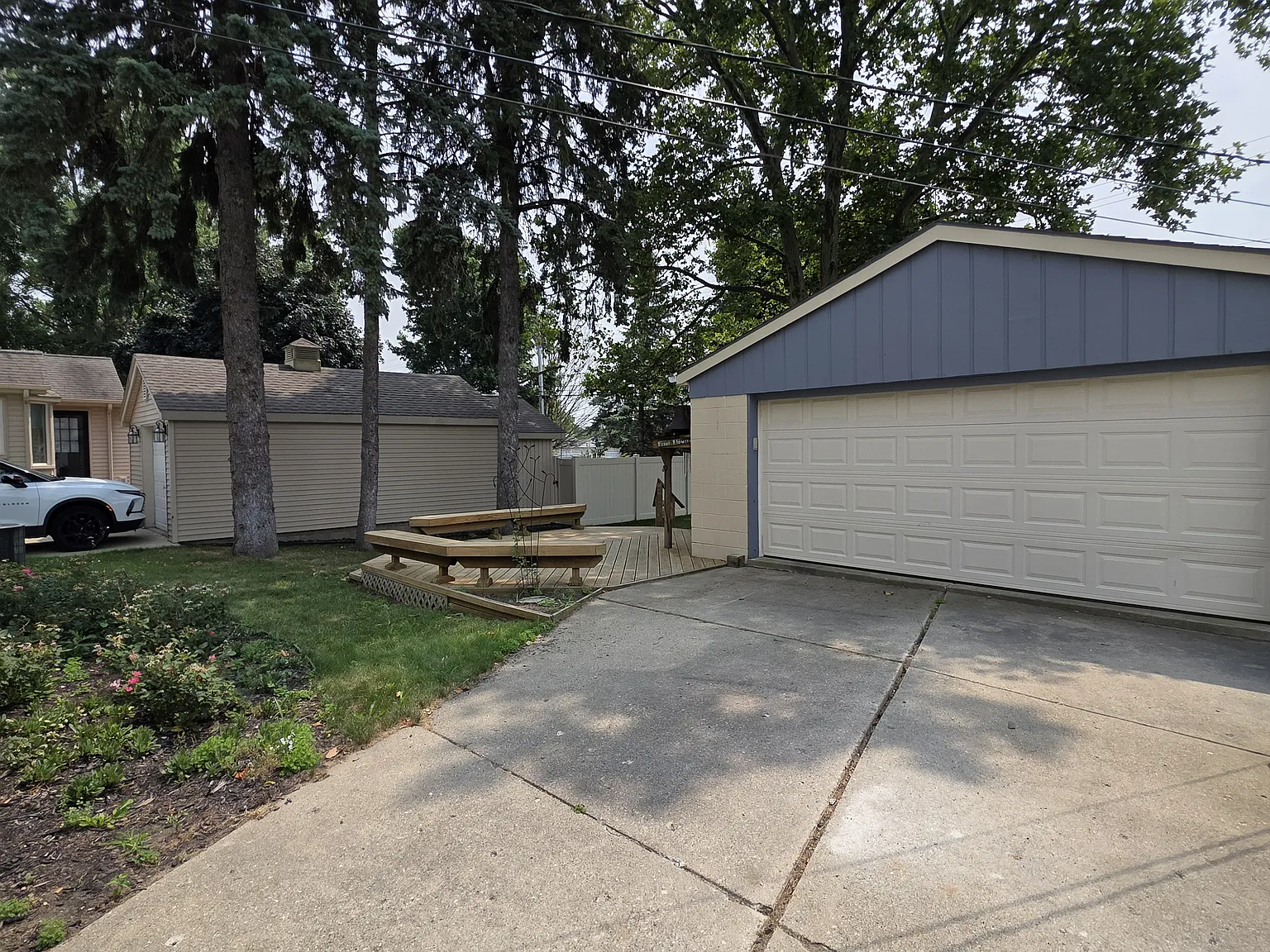 163 Croswell — Photo 2