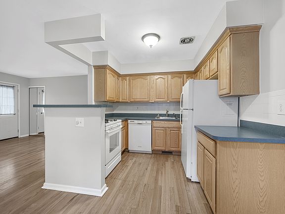 2nd image of 2020 Wickham St #1