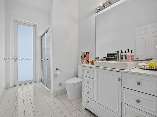 981 Waterside Cir — Photo 7