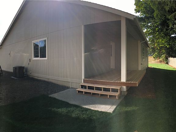 3rd image of 2313 Rosewood Ln