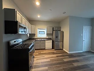 7736 S Champlain Ave — Photo 3