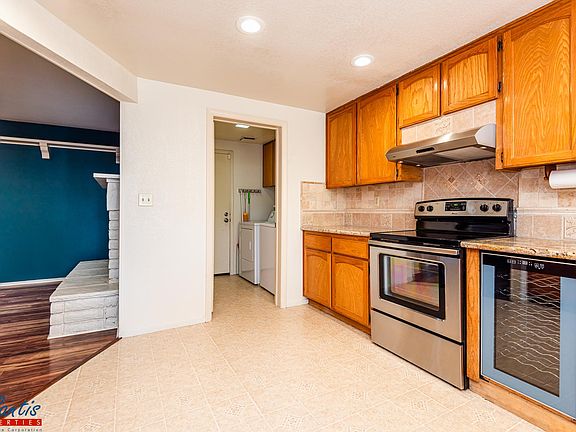 4th image of 1633 Sugarloaf Dr