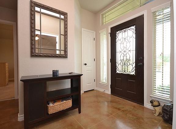 4th image of 312 Sarahs Ln
