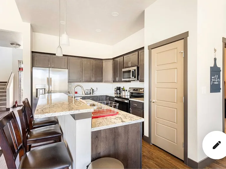 2469 Apex Ave #B — Photo 5