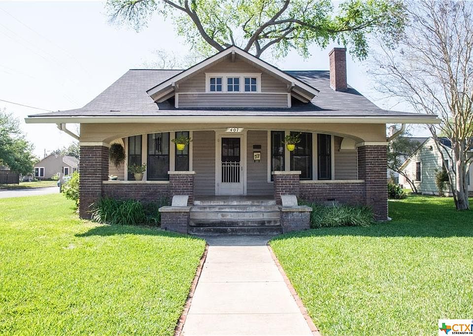 1st image of 407 S De Leon St