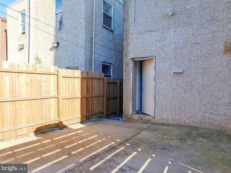 2142 N Carlisle St — Photo 7
