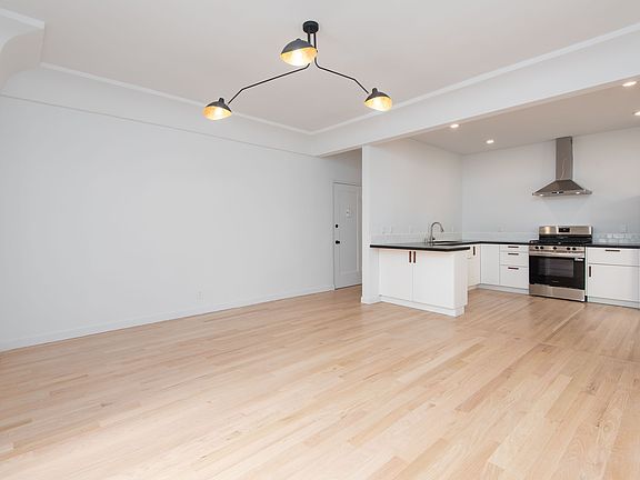 4th image of 409 N Genesee Ave #2