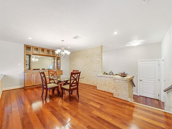 3rd image of 66 Lebrun Ct
