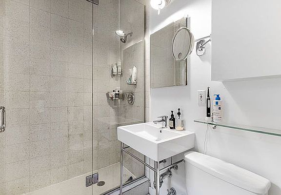 5th image of 11 Prince St APT 6B