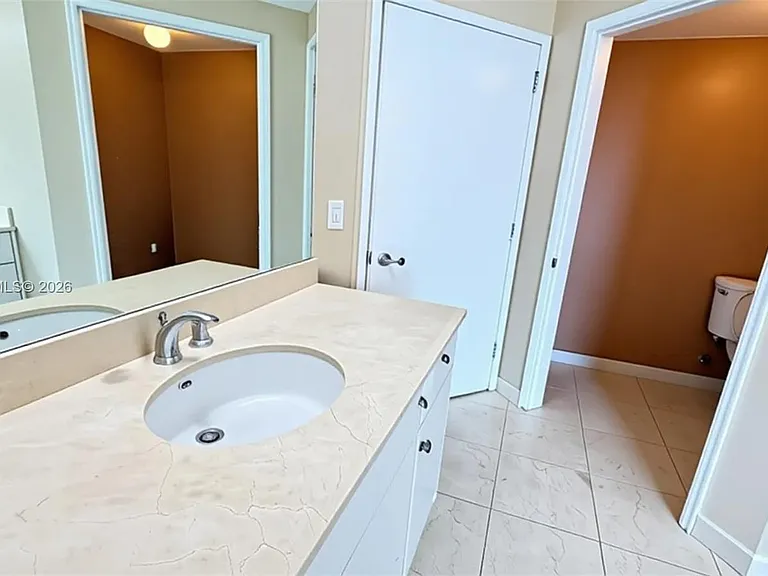 19400 Turnberry Way #1132 — Photo 24