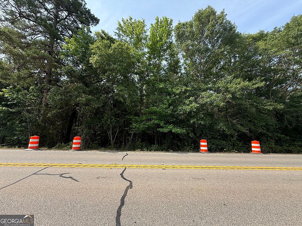 2nd image of 2 High Pointe Dr
